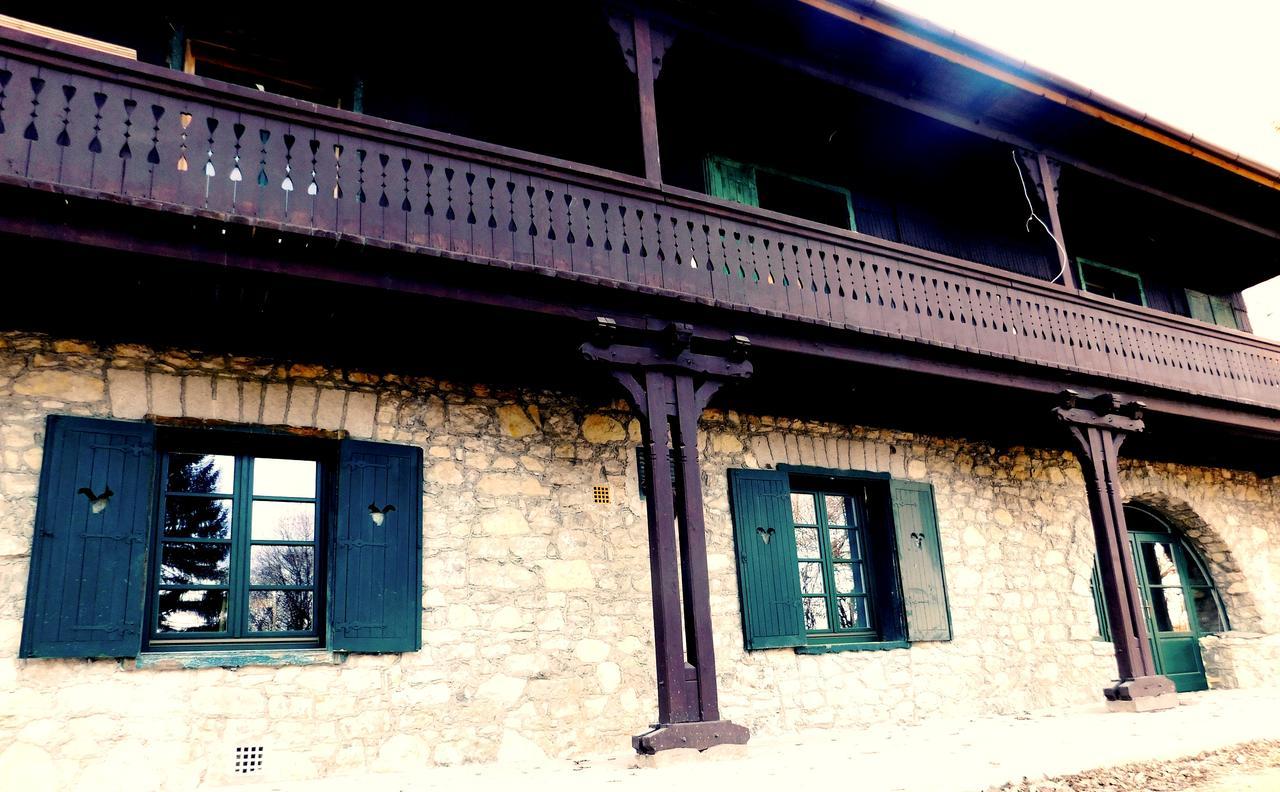 Bed and Breakfast Hubertus Fogado Csesznek Екстер'єр фото